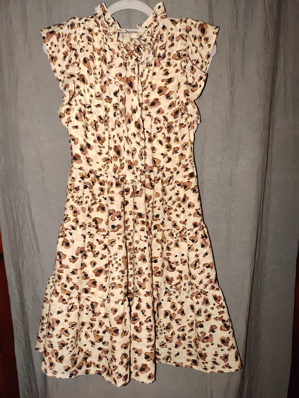 Entro Beige Leopard-Print Ruffle Dress Small women’s flutter sleeve lightweight